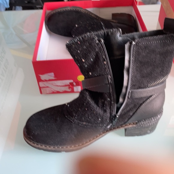 New - Picture 2 of 3